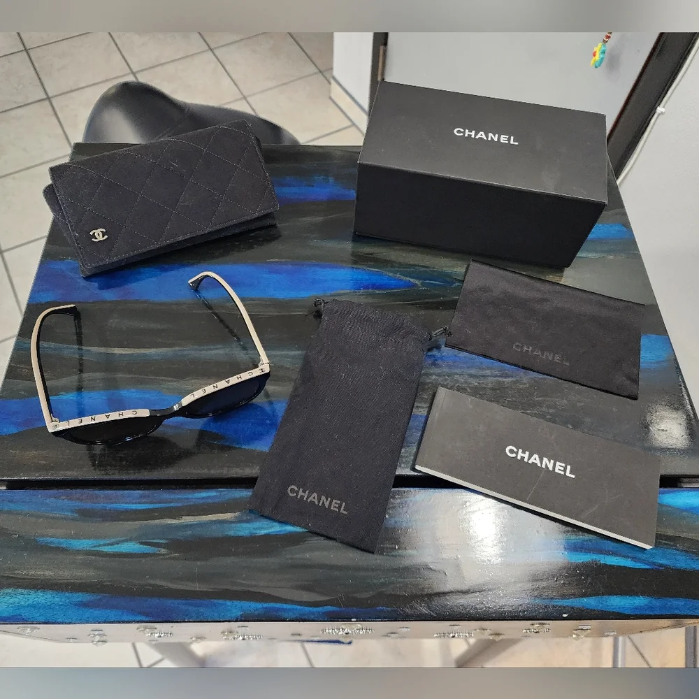 Chanel Black Sunglasses and Wallet Set - Picture 3 of 9